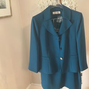 NWT size 14 womans suit